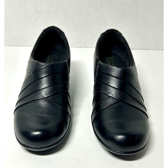Clarks Collection Shoes - Clarks Collection Pull On Black Mules Size 8M
